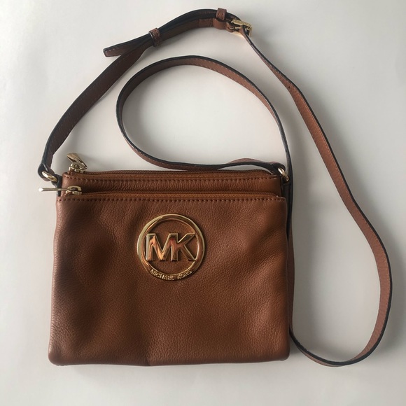 Michael Kors Handbags - SALE‼️⬇️ MICHAEL KORS BROWN LEATHER CROSSBODY BAG